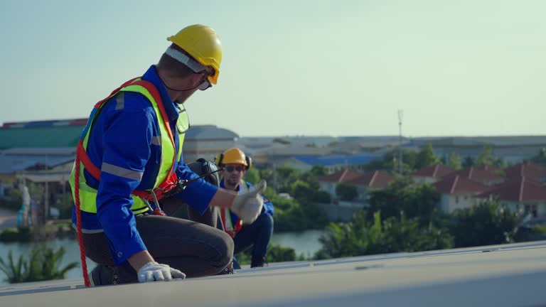 Best Roof Leak Repair  in Clare, MI